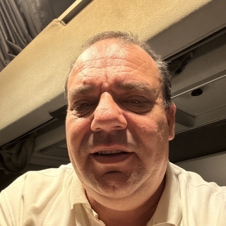 9b5bd976bbprofilképe