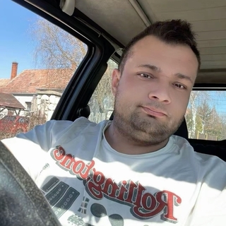 e9dc31044profilképe